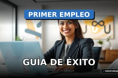 Joven profesional en una oficina moderna sonriendo con confianza, representando el éxito en el primer trabajo.