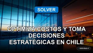 Vista de un moderno edificio corporativo de vidrio en Santiago, Chile, con luces cálidas y frías, representando tecnología avanzada y toma de decisiones estratégicas.