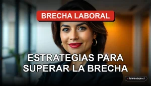 Mujer profesional chilena en oficina moderna representando superación de retos laborales y brecha de género en el año 2026.