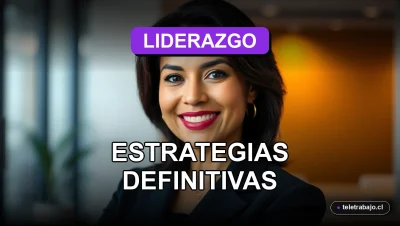 Mujer ejecutiva latina sonriendo con confianza en una oficina corporativa moderna, representando el avance profesional y la superación de barreras laborales.